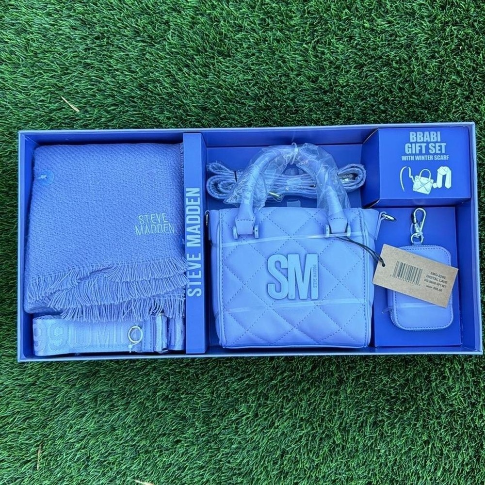 Steve Madden purse and scarf gift set